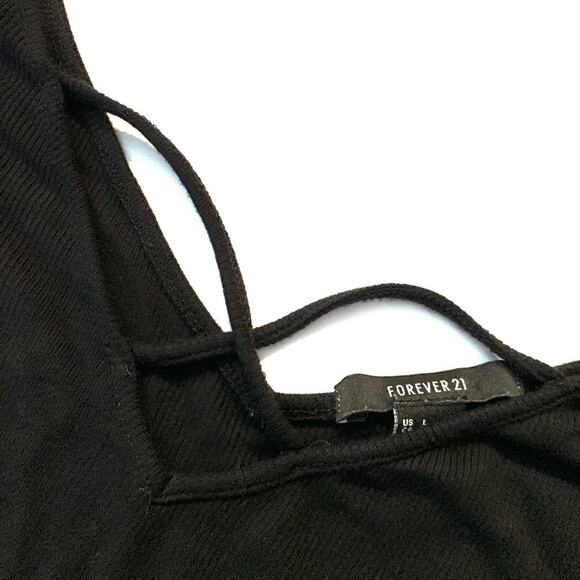 Black Cold Shoulder Criss Cross Strappy Ribbed Top - Picture 3 of 7